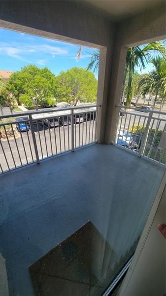 6565 Emerald Dunes Drive, Unit 303, West Palm Beach, FL 33411 Photo