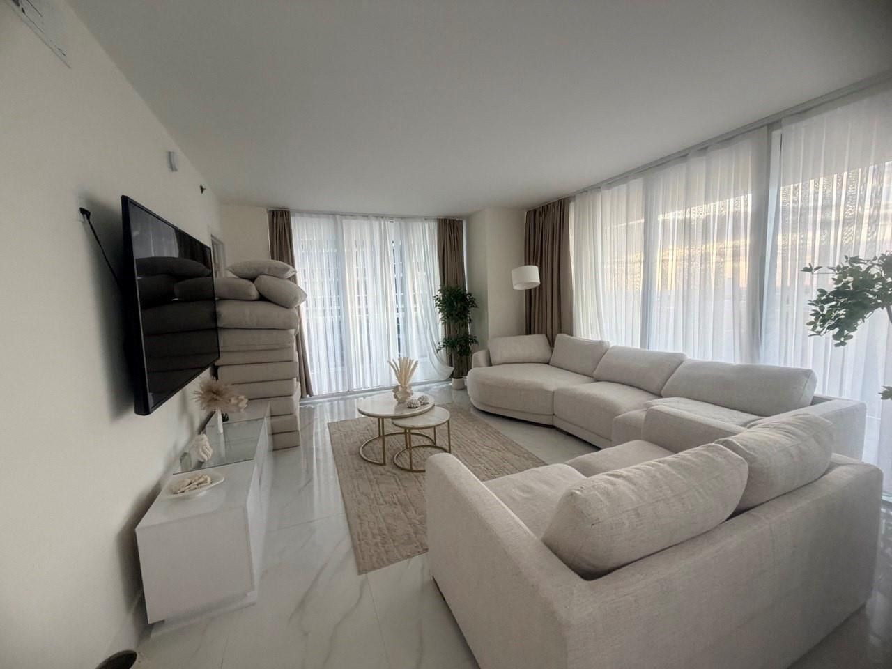 1830 S Ocean Drive, Unit 2406, Hallandale Beach, FL 33009 Photo