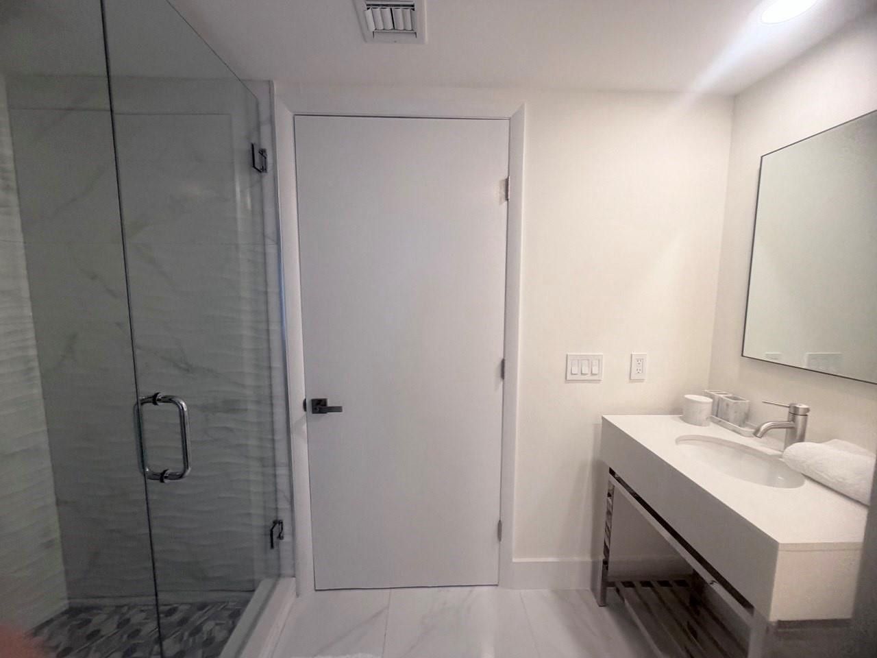 1830 S Ocean Drive, Unit 2406, Hallandale Beach, FL 33009 Photo