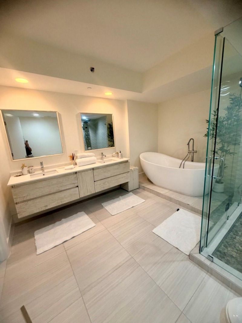1830 S Ocean Drive, Unit 2406, Hallandale Beach, FL 33009 Photo