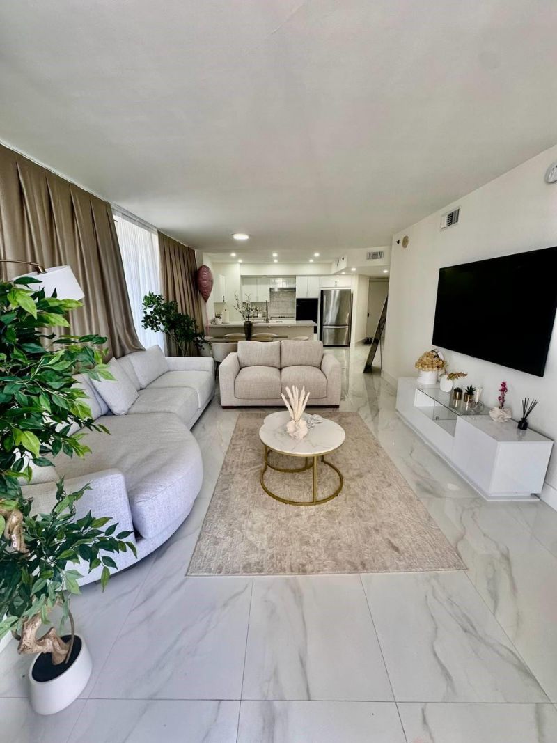 1830 S Ocean Drive, Unit 2406, Hallandale Beach, FL 33009 Photo