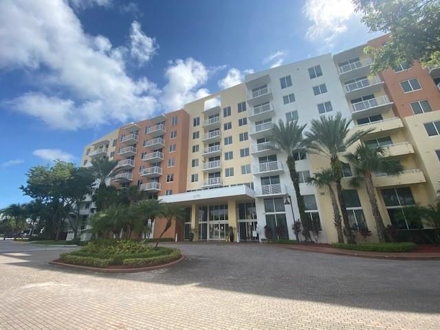 2775 NE 187th St, Unit 523, Aventura, FL 33180 Photo