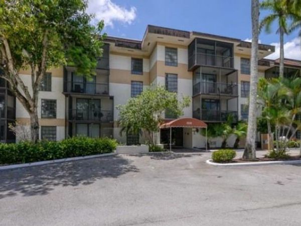 5530 NW 44th Street, Unit 418C, Lauderhill, FL 33319