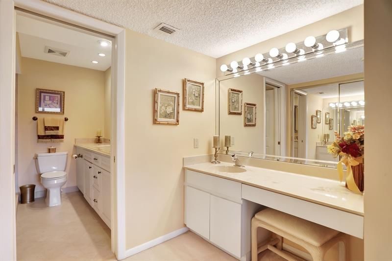 330 SE 20th Avenue, Unit 307, Deerfield Beach, FL 33441 Photo