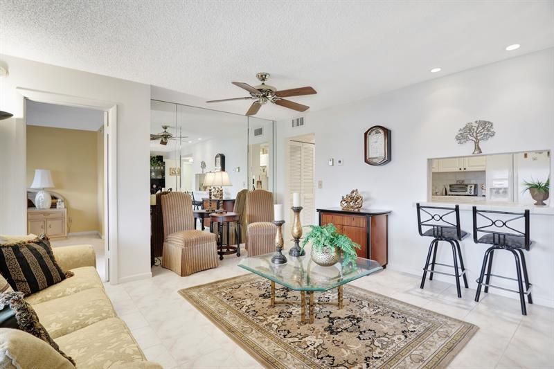 330 SE 20th Avenue, Unit 307, Deerfield Beach, FL 33441 Photo