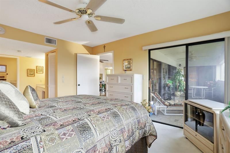 330 SE 20th Avenue, Unit 307, Deerfield Beach, FL 33441 Photo