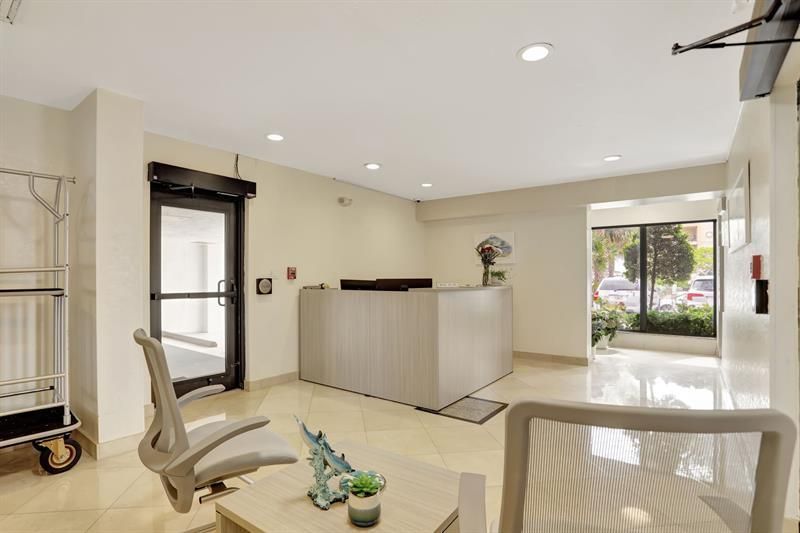 330 SE 20th Avenue, Unit 307, Deerfield Beach, FL 33441 Photo