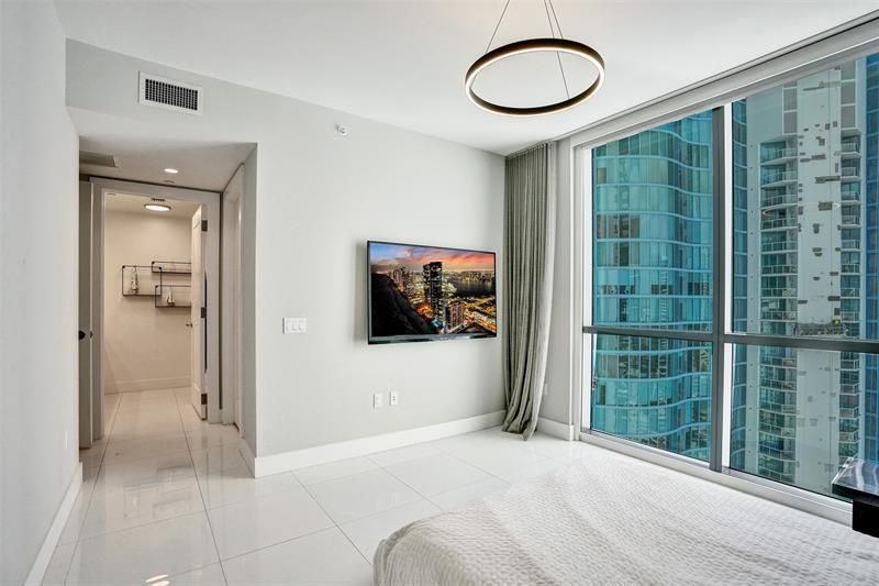 100 E Las Olas Boulevard, Unit 2701, Fort Lauderdale, FL 33301 Photo