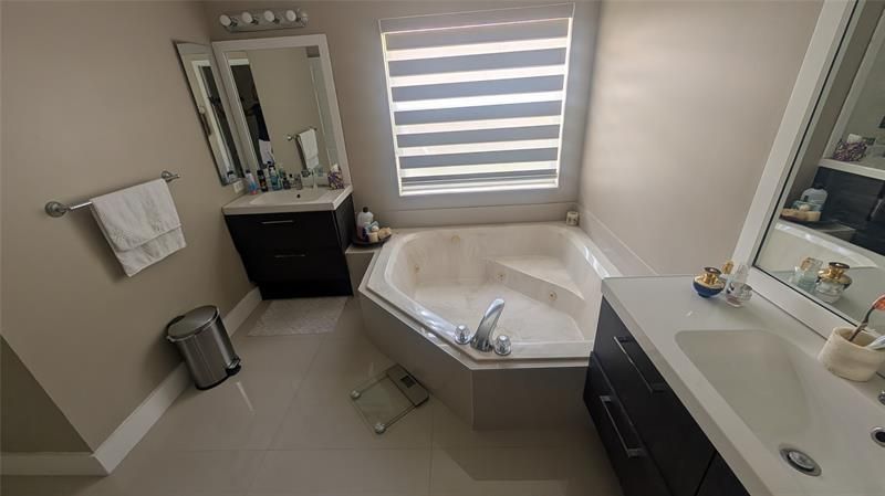 14231 NW 22nd Street, Pembroke Pines, FL 33028 Photo