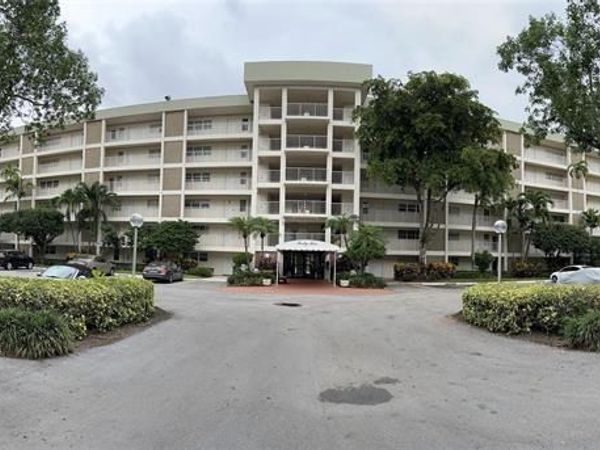 3150 N Course Lane, Unit 610, Pompano Beach, FL 33069
