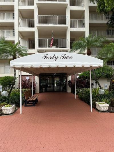 3150 N Course Lane, Unit 610, Pompano Beach, FL 33069 Photo