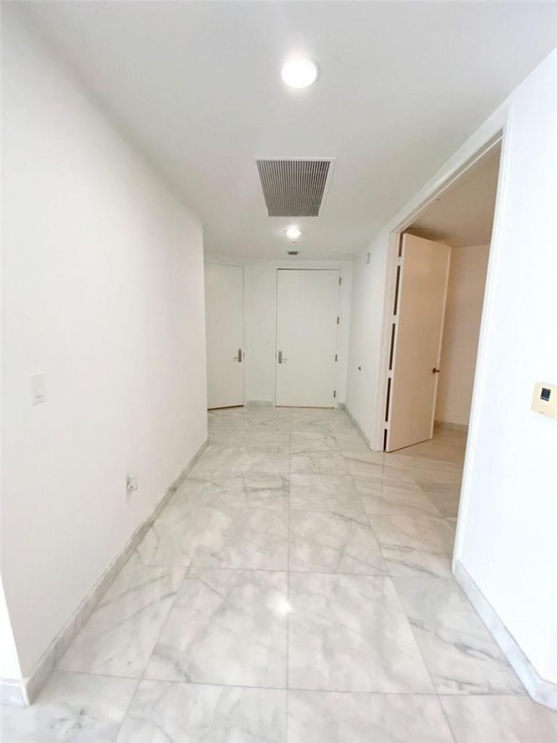 16001 Collins Avenue, Unit 2207, Sunny Isles Beach, FL 33160 Photo