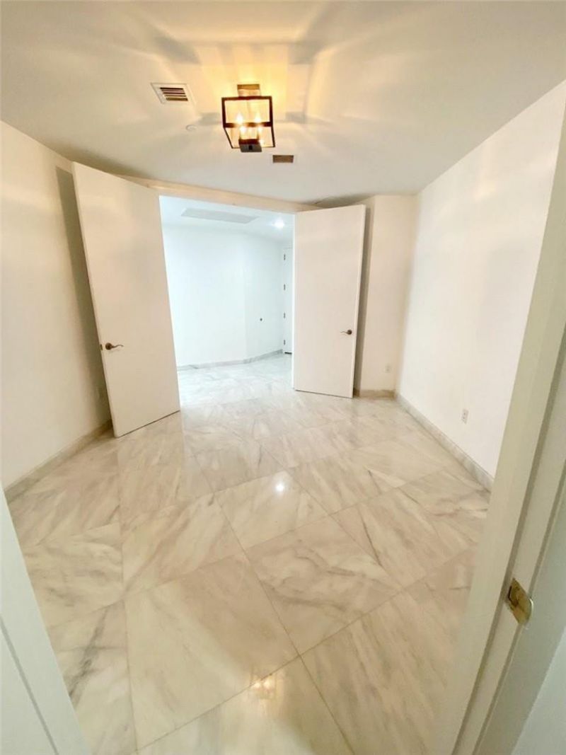 16001 Collins Avenue, Unit 2207, Sunny Isles Beach, FL 33160 Photo