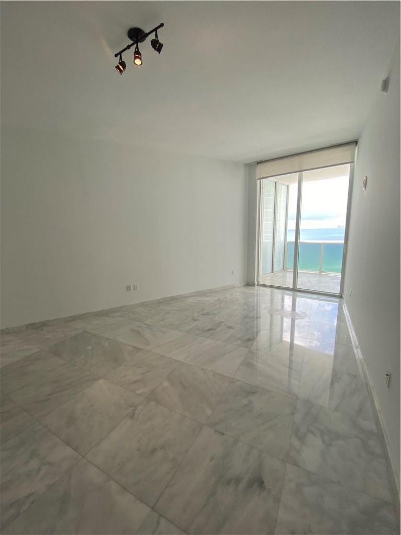 16001 Collins Avenue, Unit 2207, Sunny Isles Beach, FL 33160 Photo