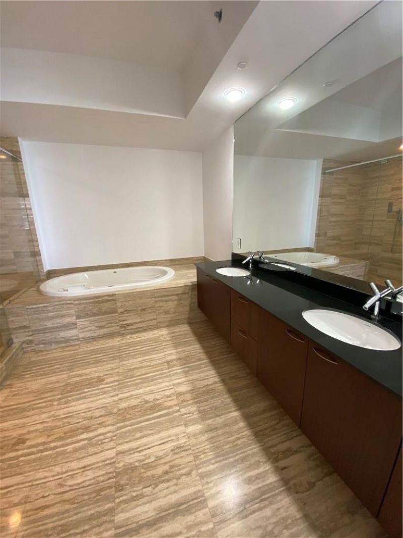 16001 Collins Avenue, Unit 2207, Sunny Isles Beach, FL 33160 Photo