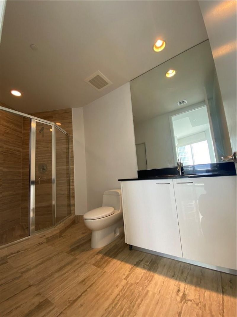 16001 Collins Avenue, Unit 2207, Sunny Isles Beach, FL 33160 Photo