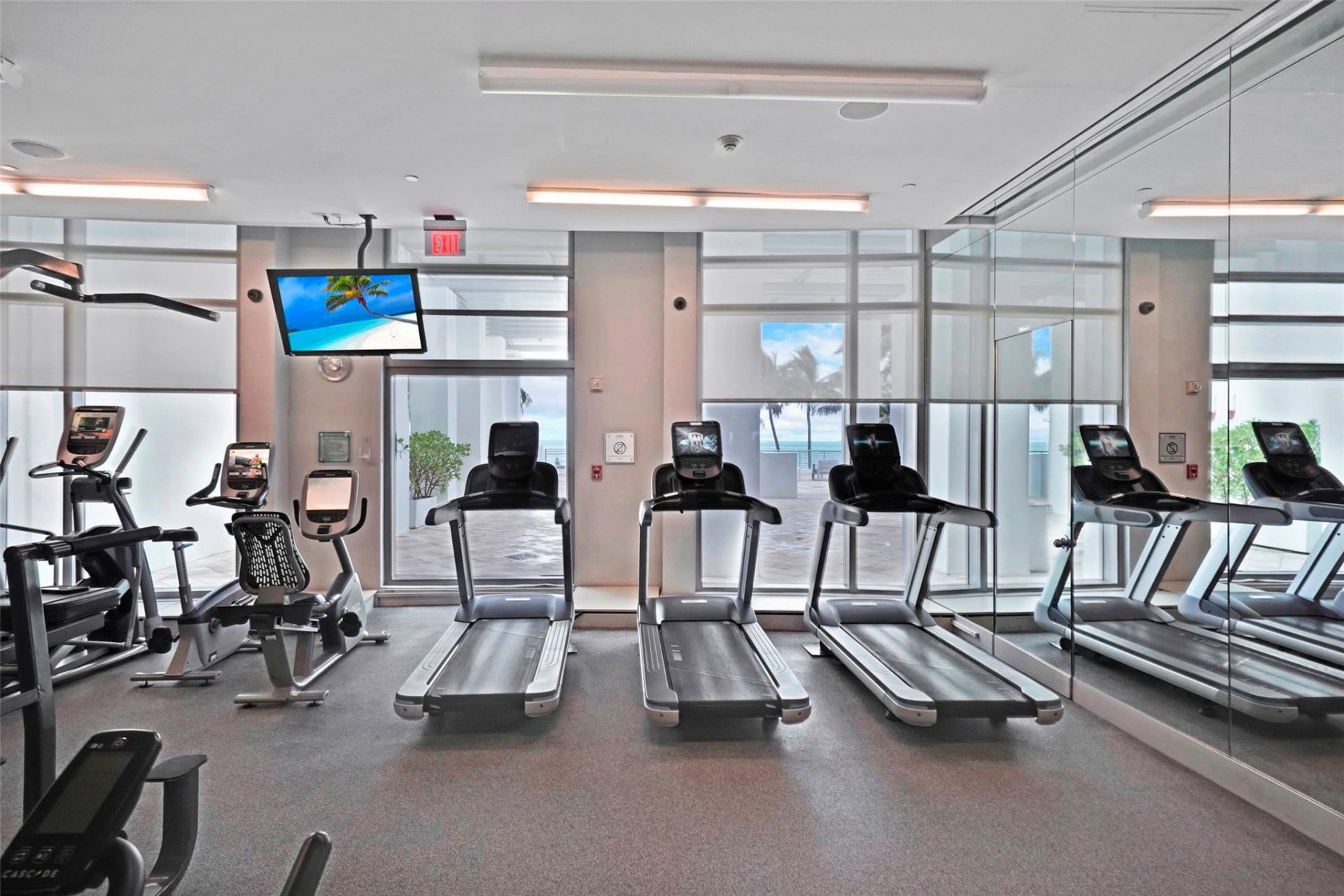 3535 S Ocean Drive, Unit 402, Hollywood, FL 33019 Photo