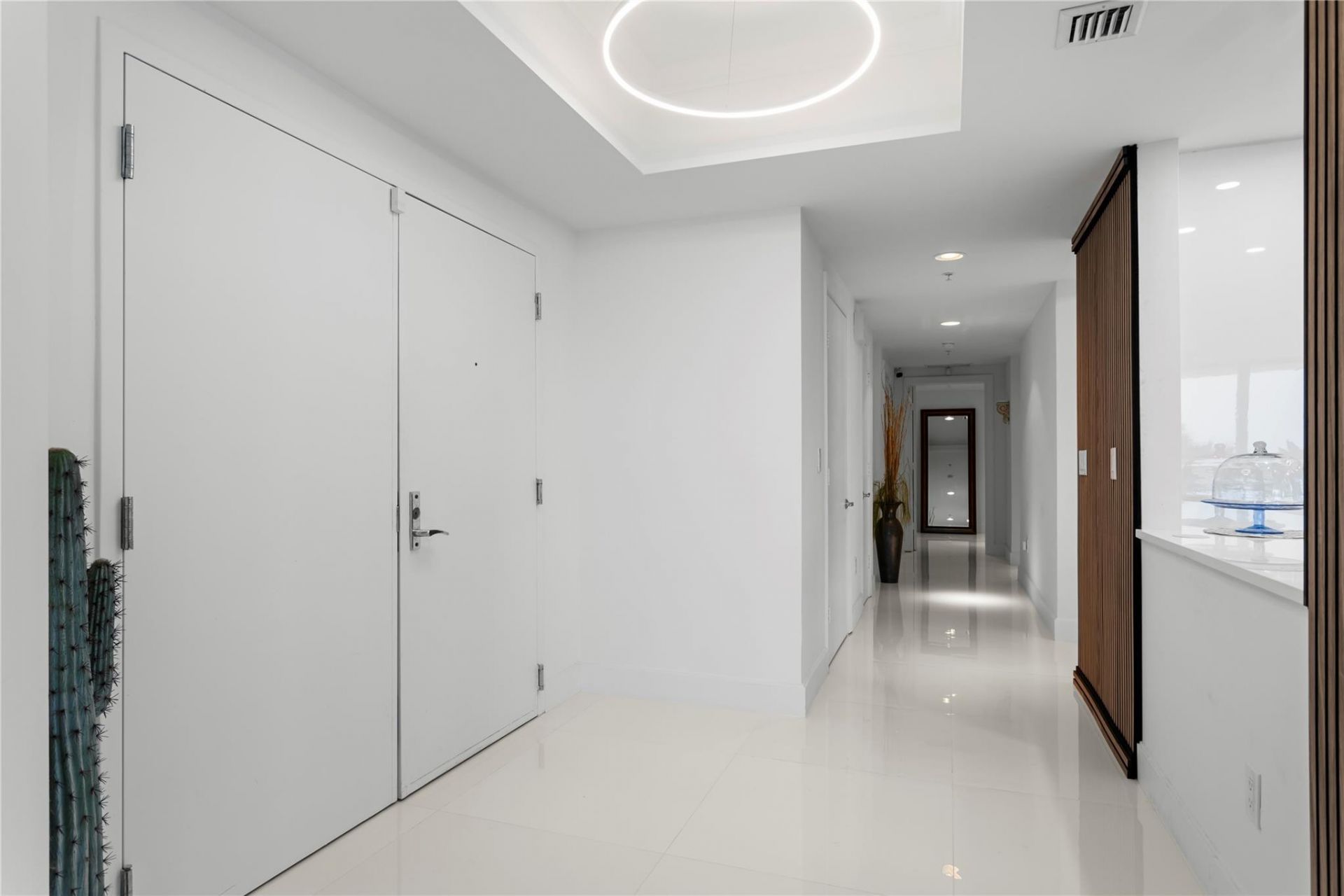 3535 S Ocean Drive, Unit 402, Hollywood, FL 33019 Photo