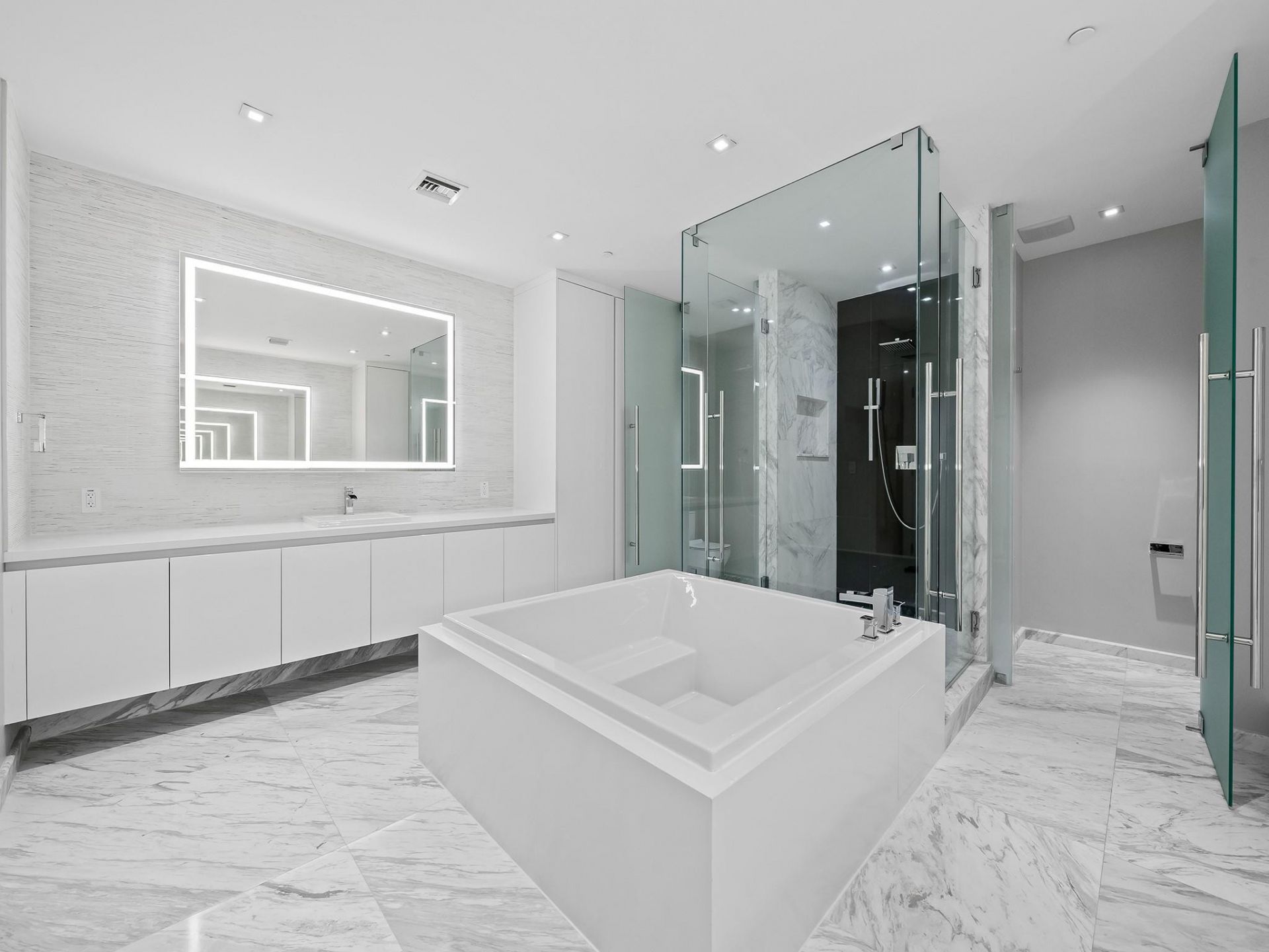 701 N Fort Lauderdale Beach Boulevard, Unit 802, Fort Lauderdale, FL 33304 Photo