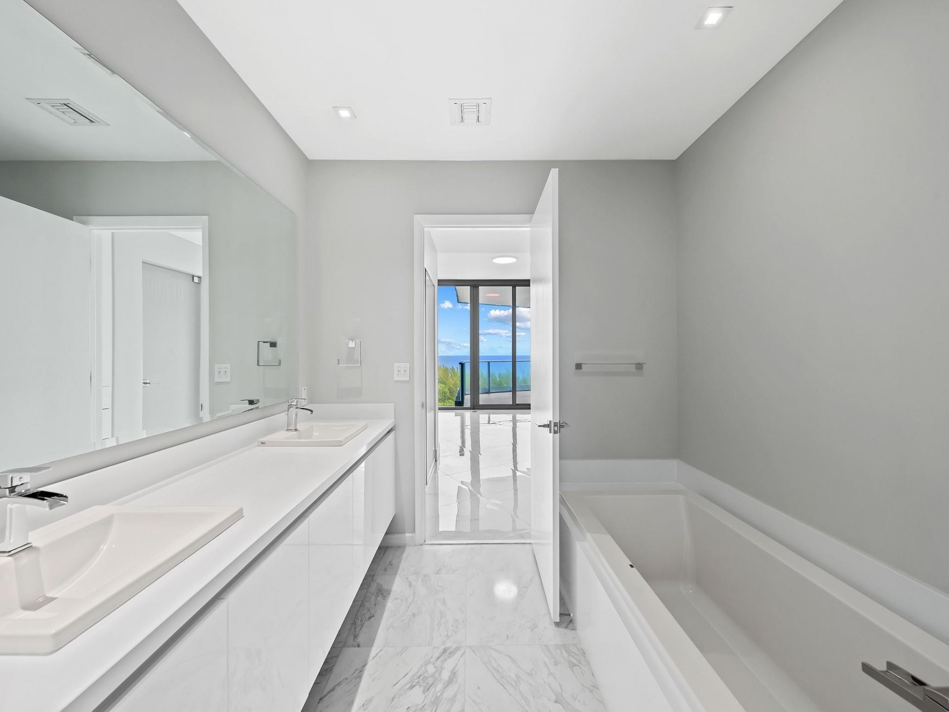 701 N Fort Lauderdale Beach Boulevard, Unit 802, Fort Lauderdale, FL 33304 Photo