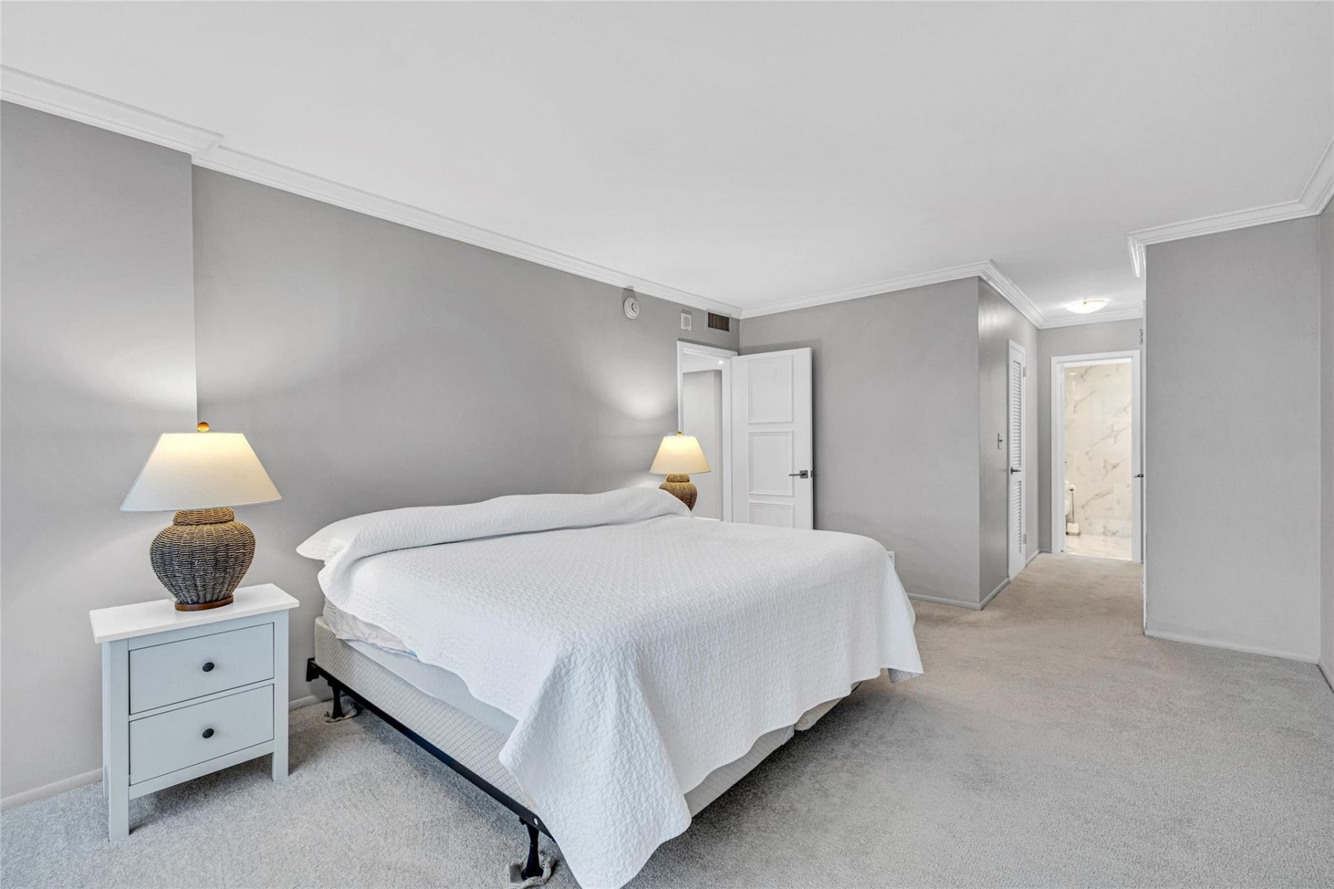 1170 N Federal Highway, Unit 312, Fort Lauderdale, FL 33304 Photo