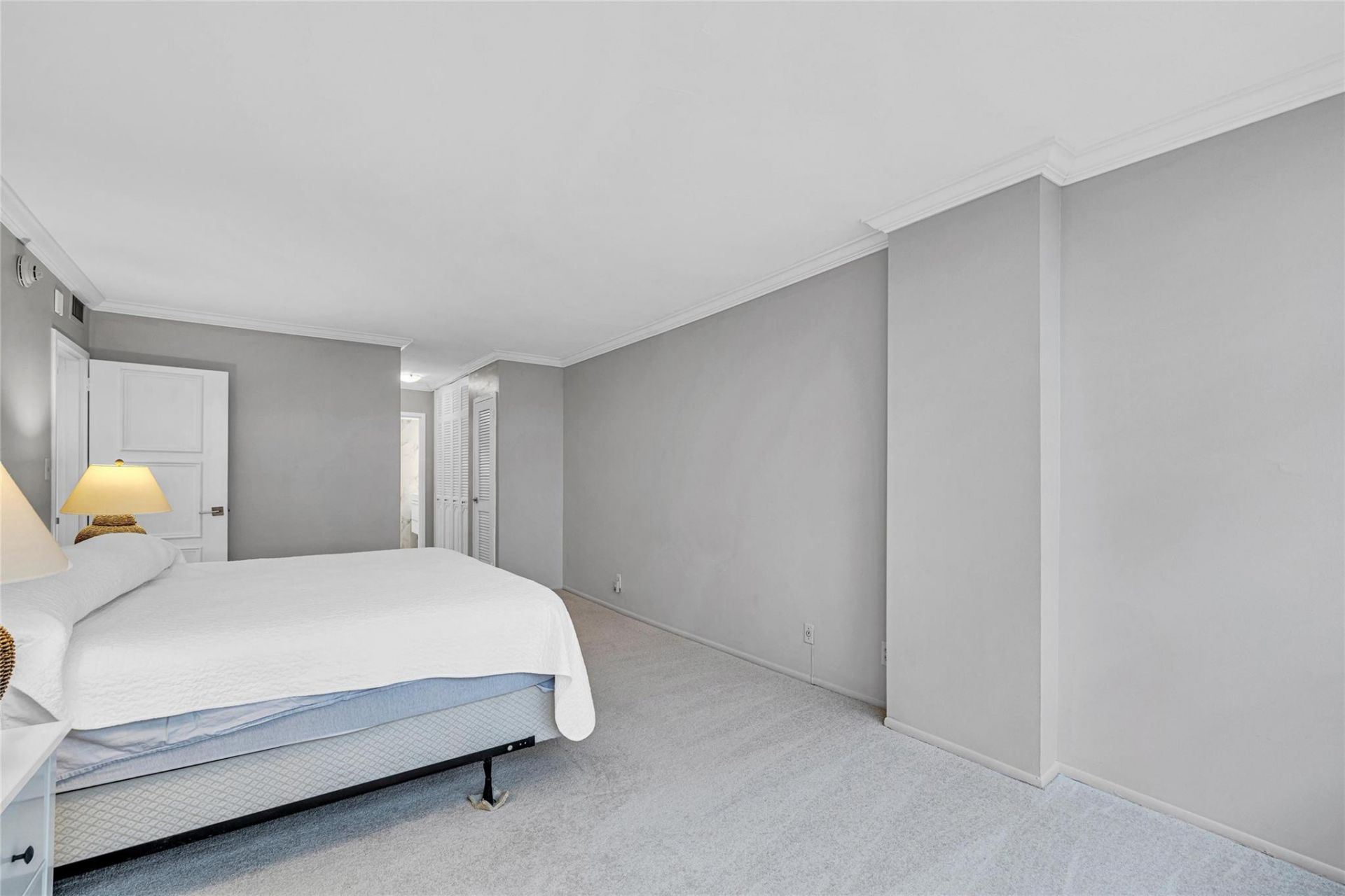 1170 N Federal Highway, Unit 312, Fort Lauderdale, FL 33304 Photo