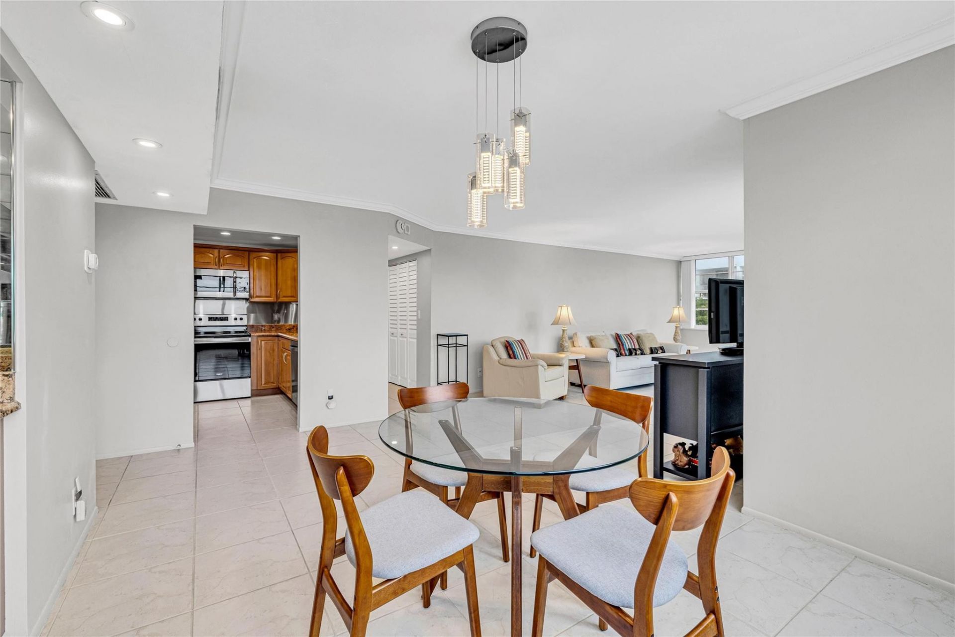 1170 N Federal Highway, Unit 312, Fort Lauderdale, FL 33304 Photo