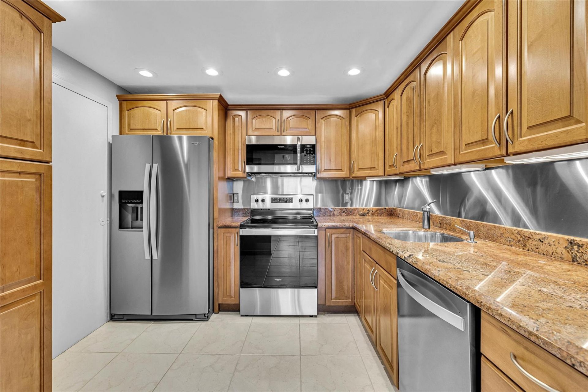 1170 N Federal Highway, Unit 312, Fort Lauderdale, FL 33304 Photo