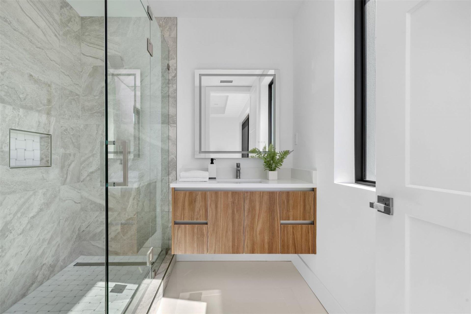 1621 E Broward Boulevard, Fort Lauderdale, FL 33301 Photo