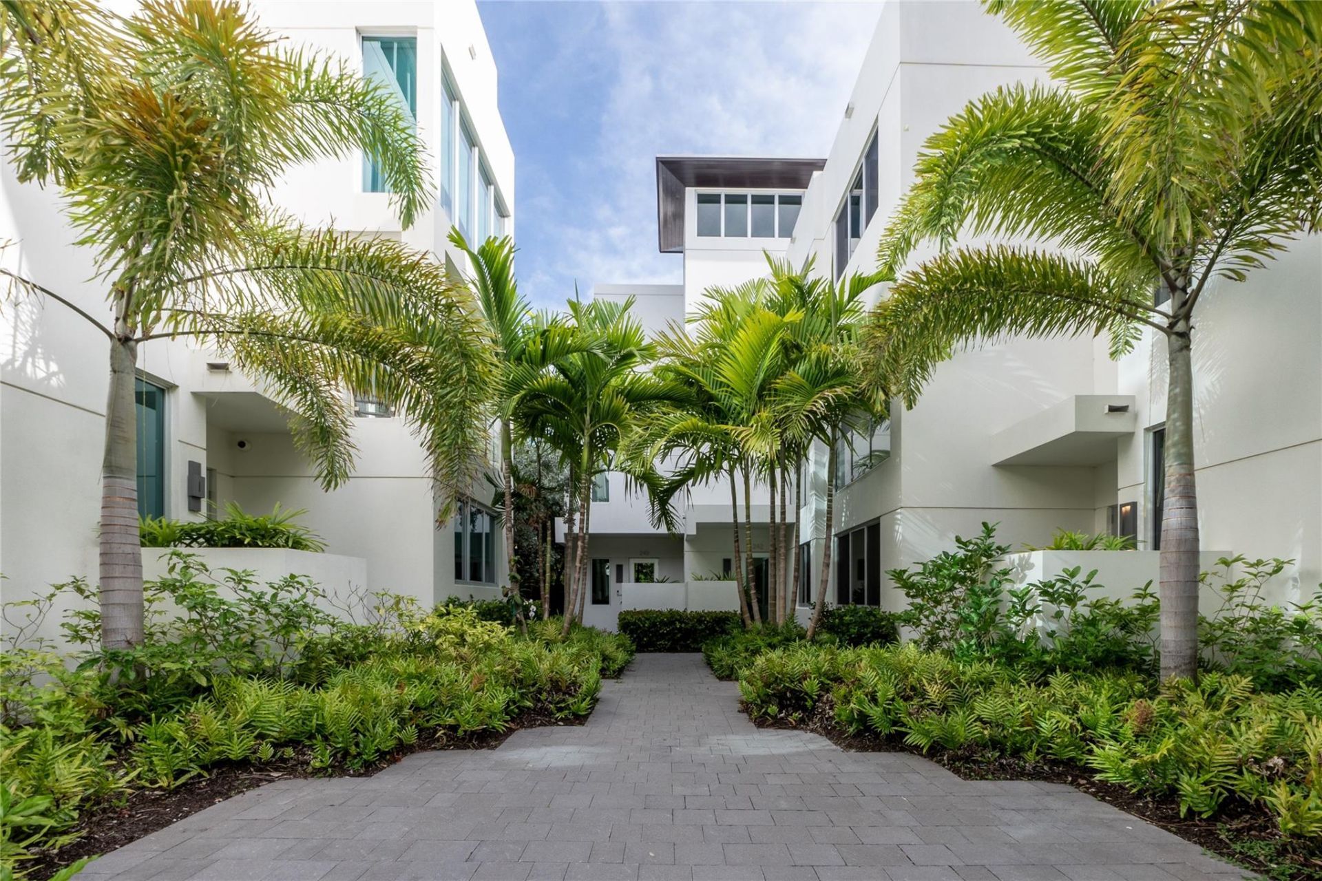 244 Garden Court, Unit 244, Lauderdale by the Sea, FL 33308 Photo