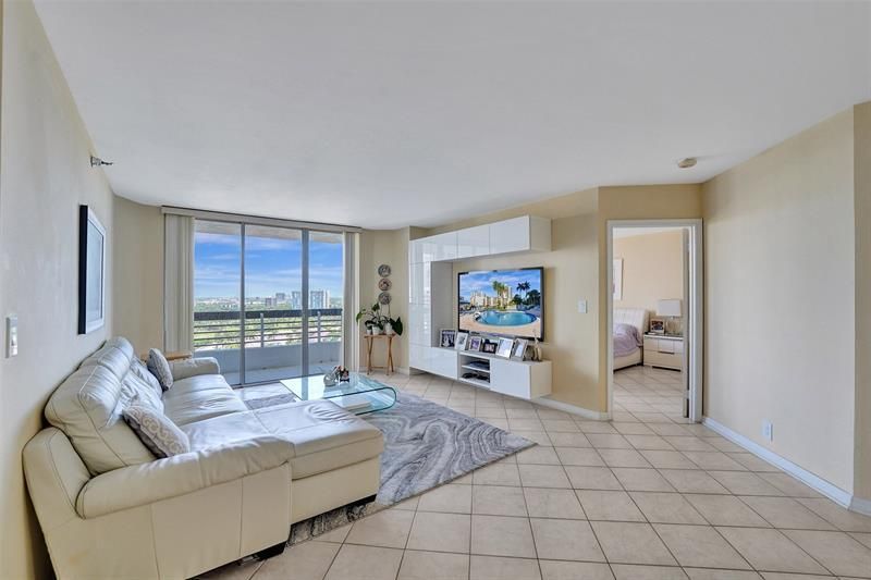 3530 Mystic Pointe Drive, Unit 2308, Aventura, FL 33180 Photo