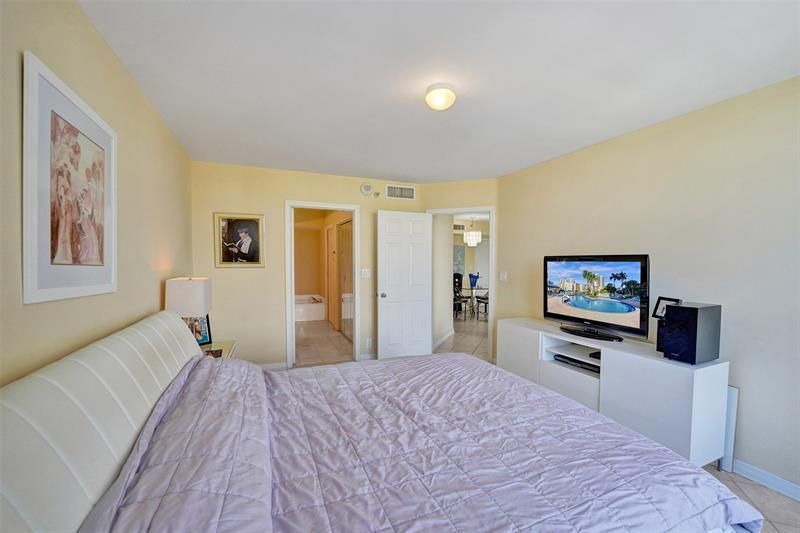 3530 Mystic Pointe Drive, Unit 2308, Aventura, FL 33180 Photo