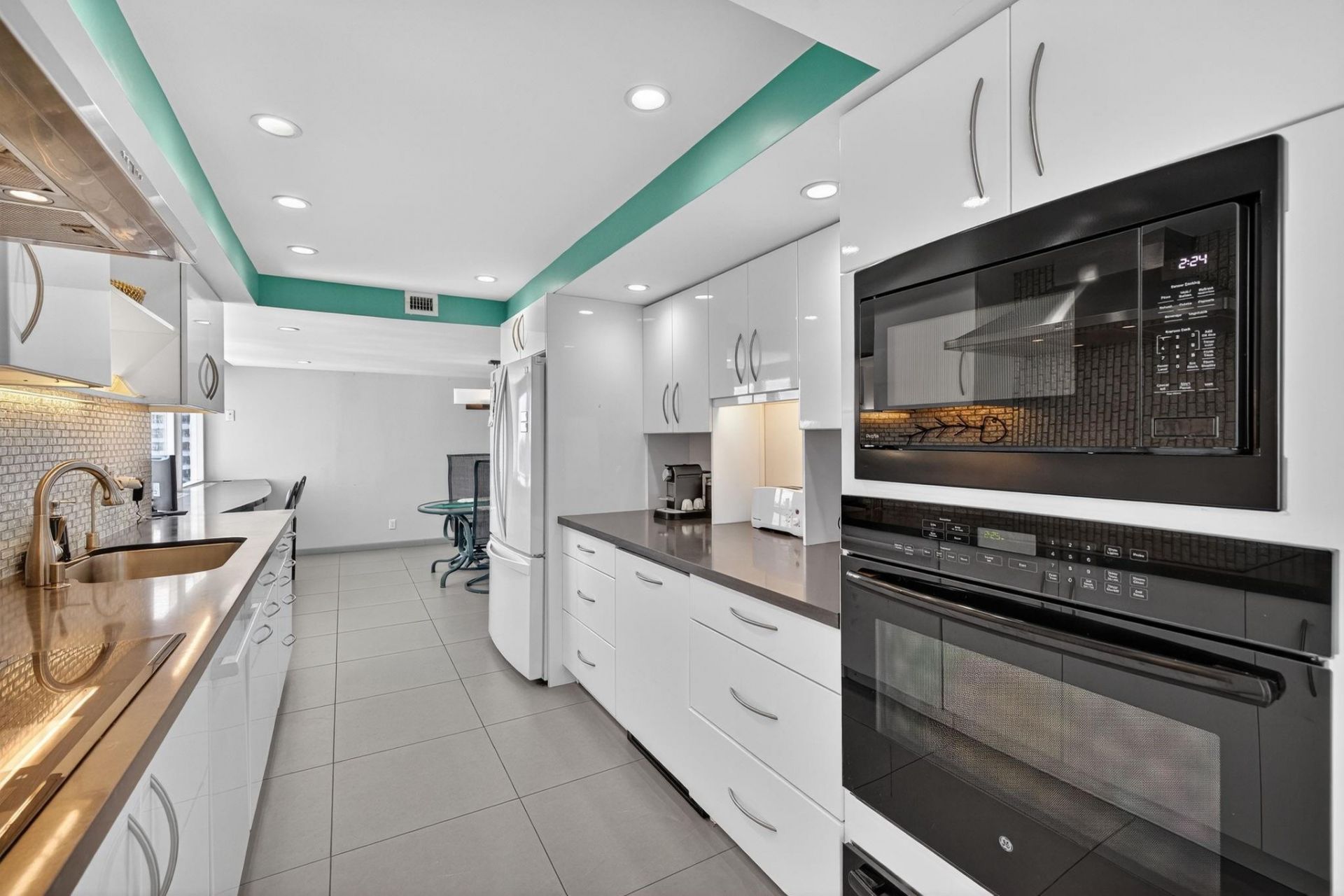 777 Bayshore Drive, Unit 701, Fort Lauderdale, FL 33304 Photo