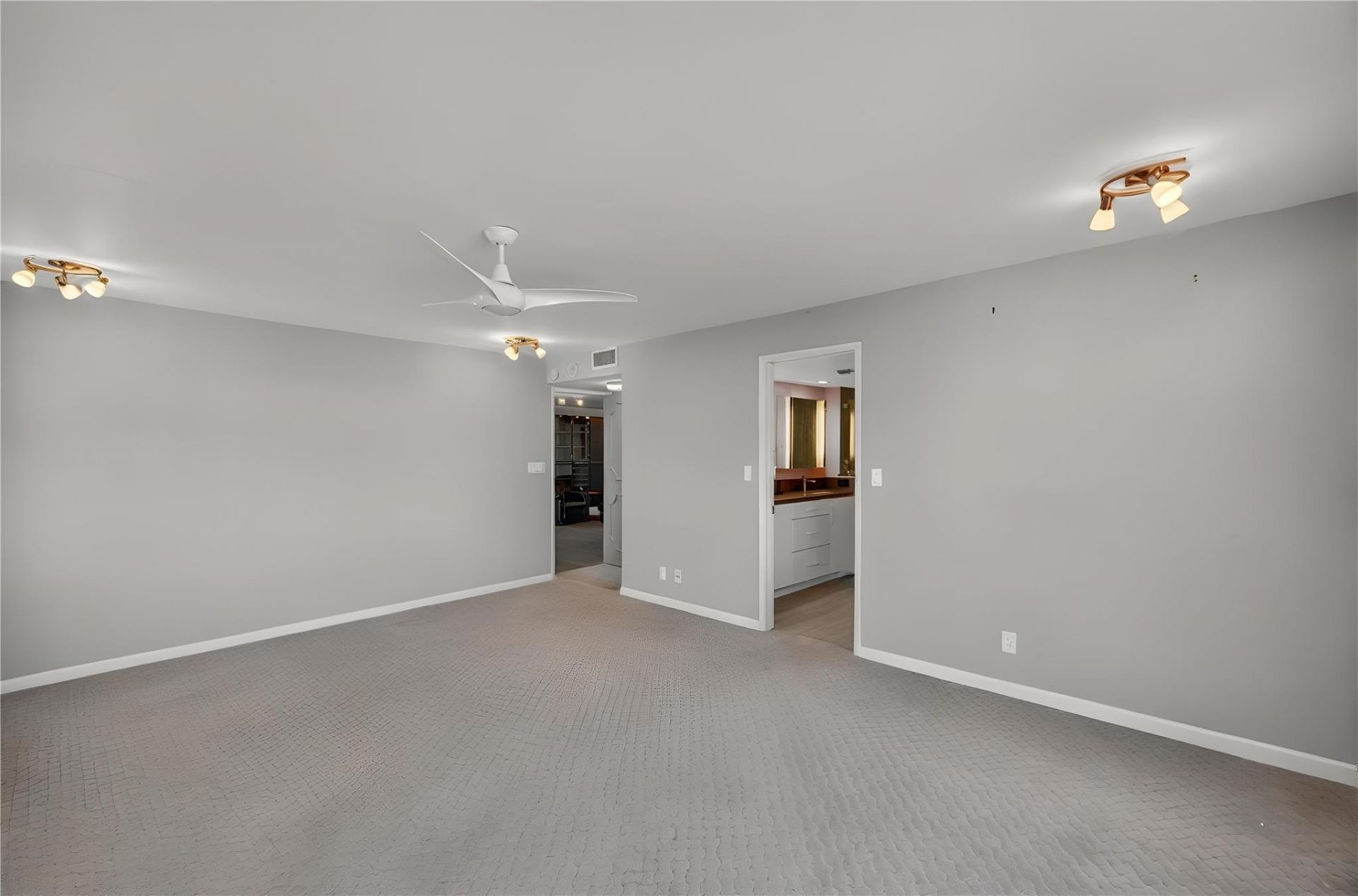 777 Bayshore Drive, Unit 701, Fort Lauderdale, FL 33304 Photo