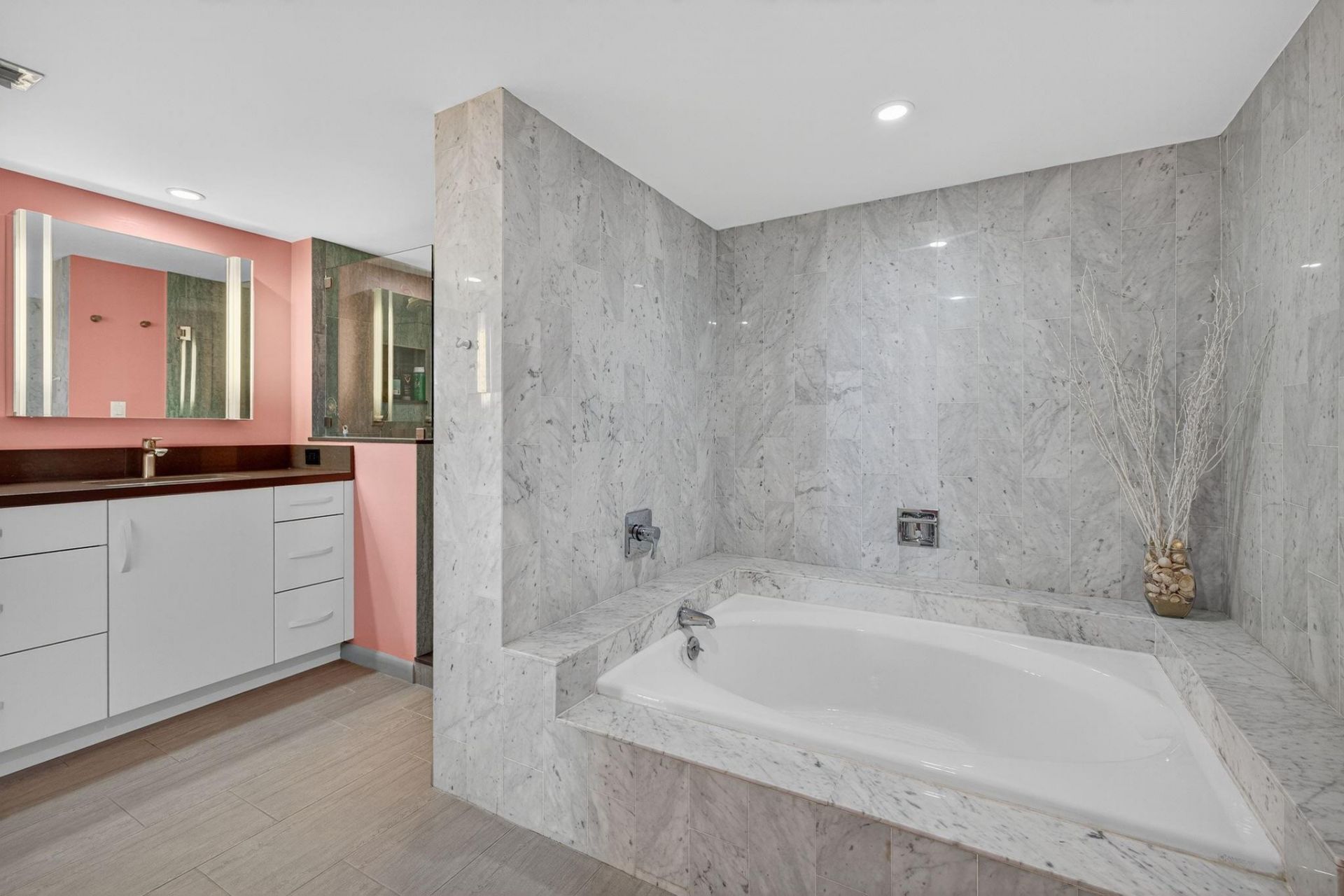 777 Bayshore Drive, Unit 701, Fort Lauderdale, FL 33304 Photo