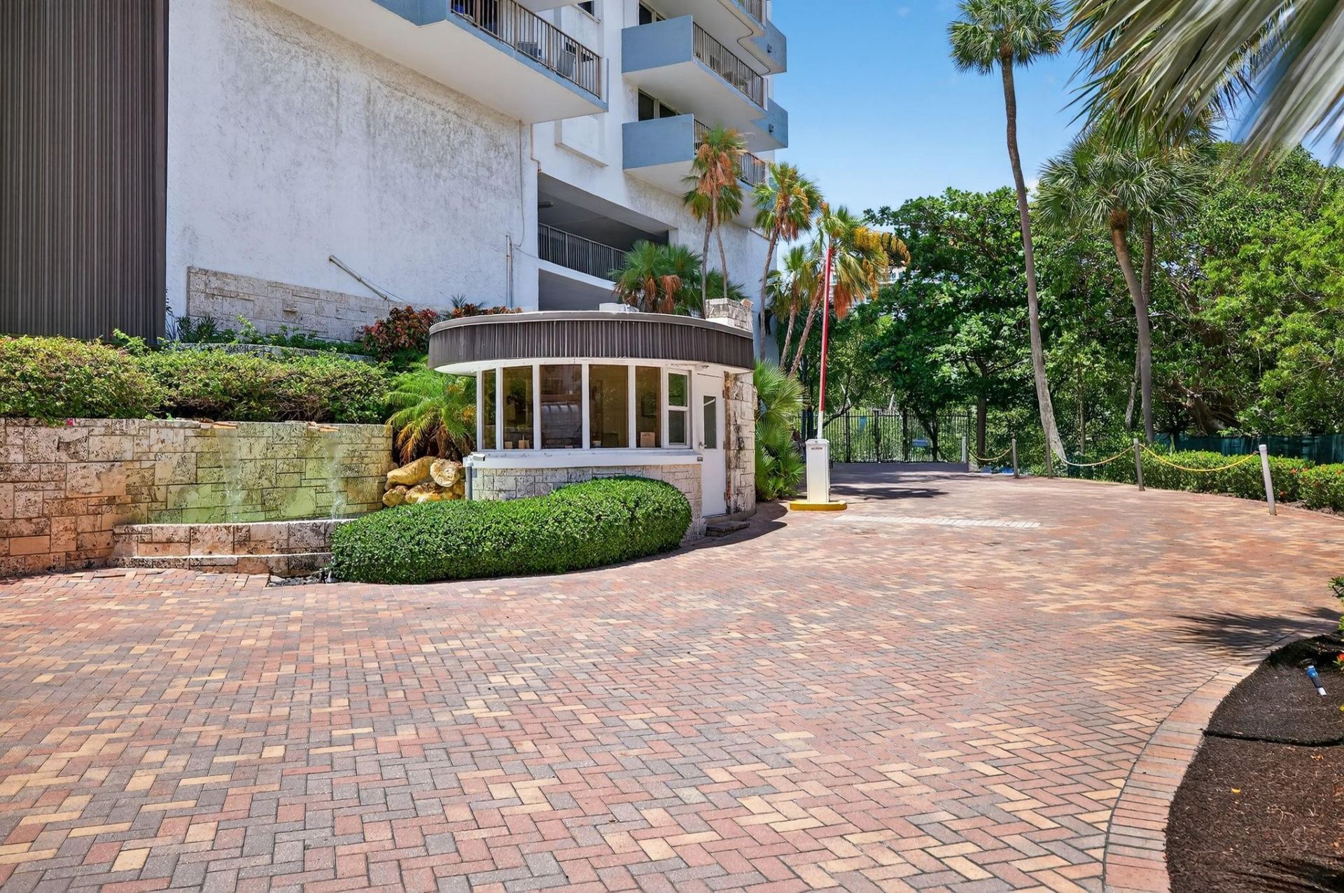 777 Bayshore Drive, Unit 701, Fort Lauderdale, FL 33304 Photo