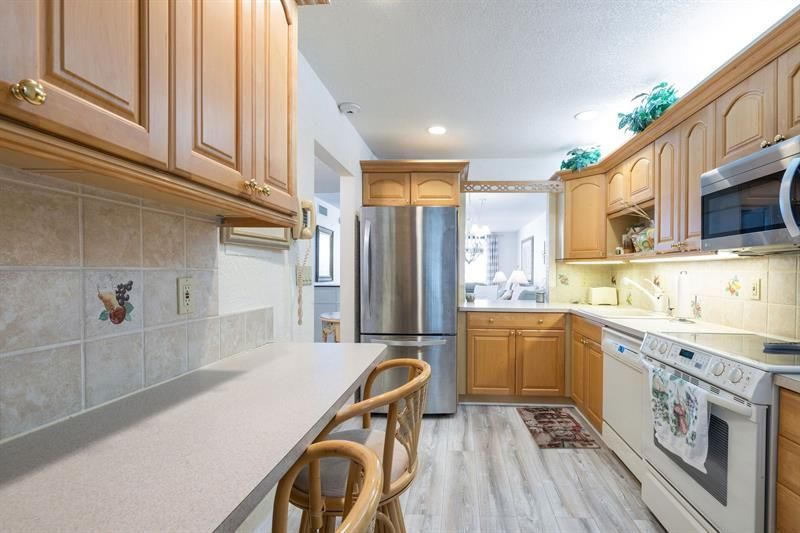 3100 NE 48th Street, Unit 609, Fort Lauderdale, FL 33308 Photo