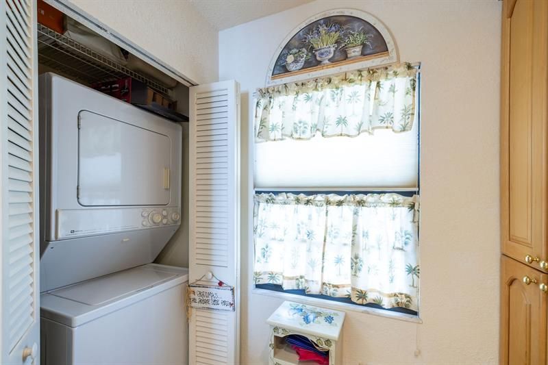 3100 NE 48th Street, Unit 609, Fort Lauderdale, FL 33308 Photo