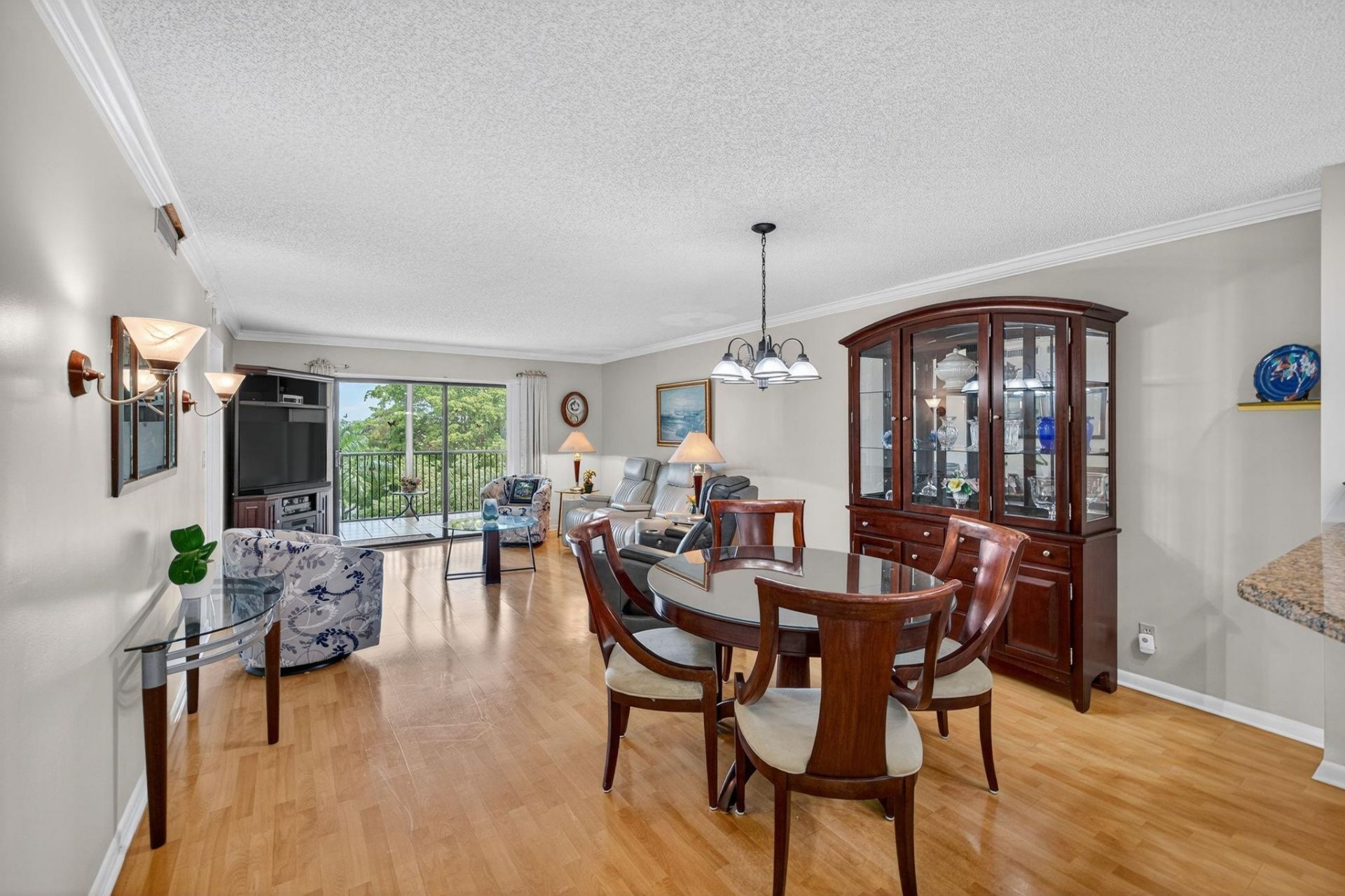 2205 S Cypress Bend Drive, Unit 505, Pompano Beach, FL 33069 Photo