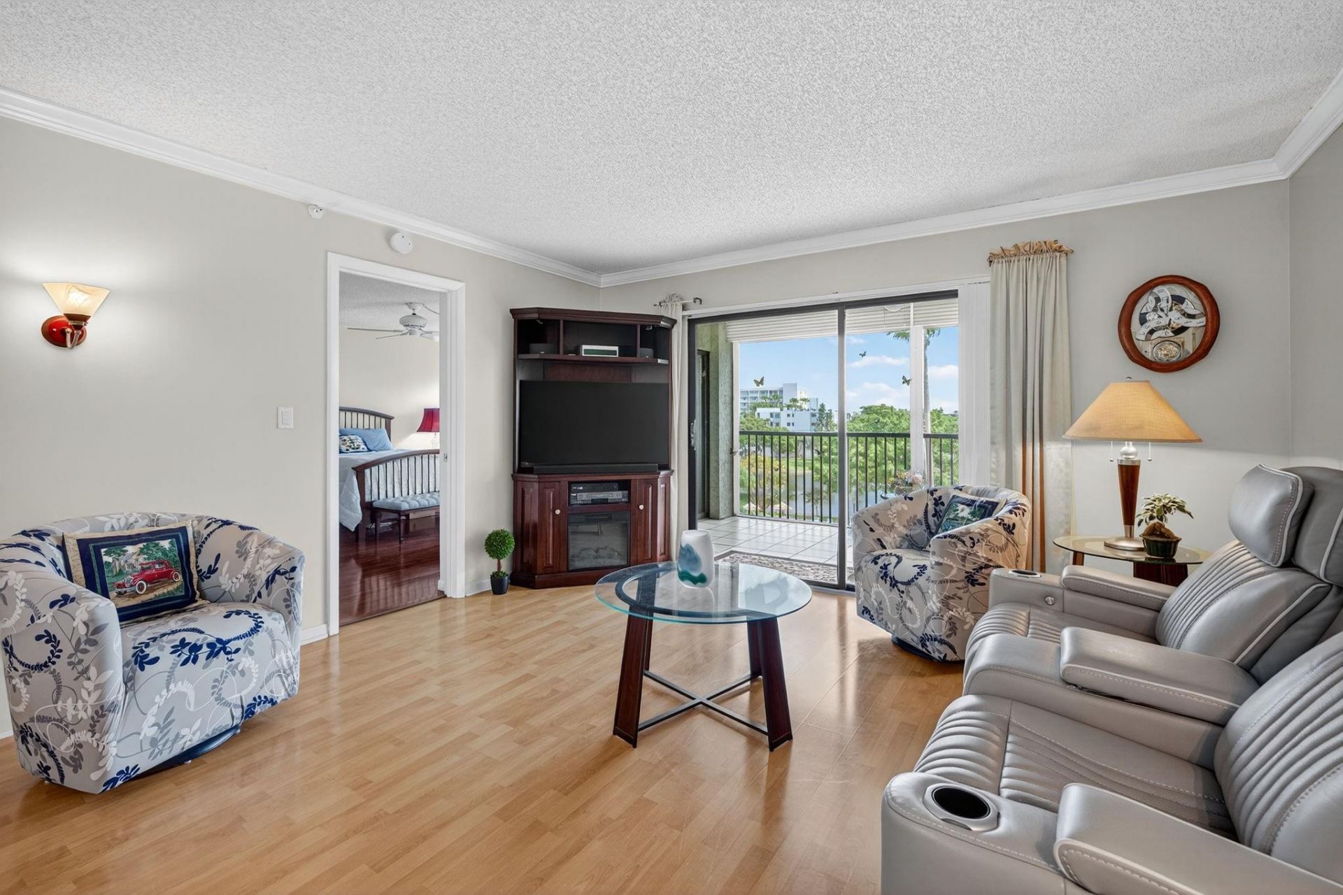 2205 S Cypress Bend Drive, Unit 505, Pompano Beach, FL 33069 Photo