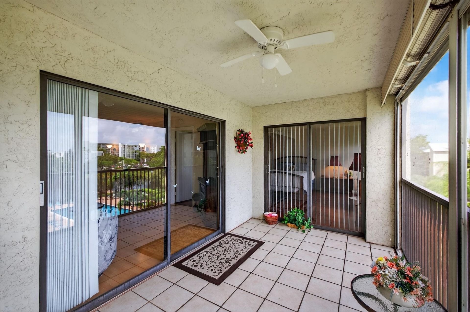 2205 S Cypress Bend Drive, Unit 505, Pompano Beach, FL 33069 Photo