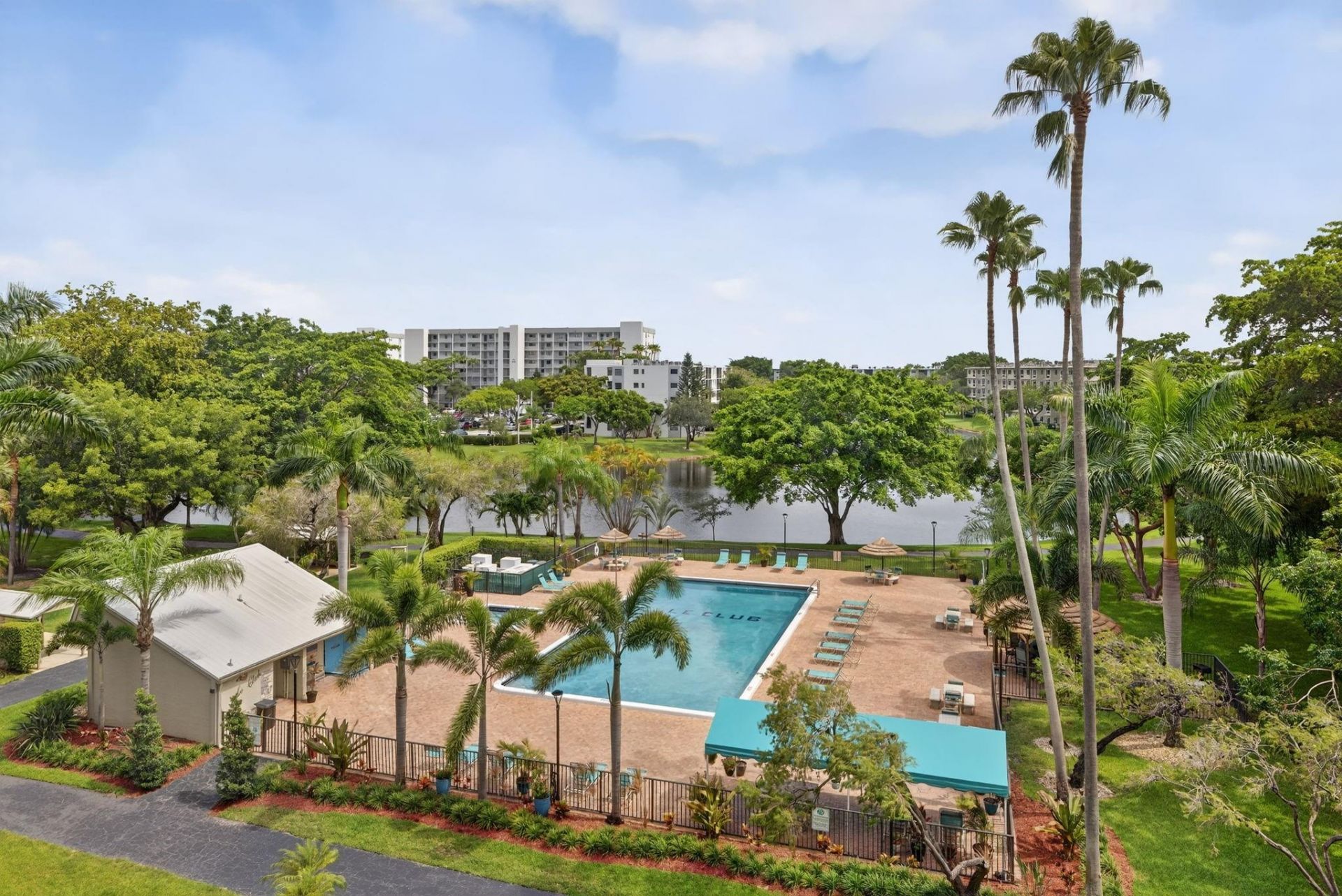 2205 S Cypress Bend Drive, Unit 505, Pompano Beach, FL 33069 Photo