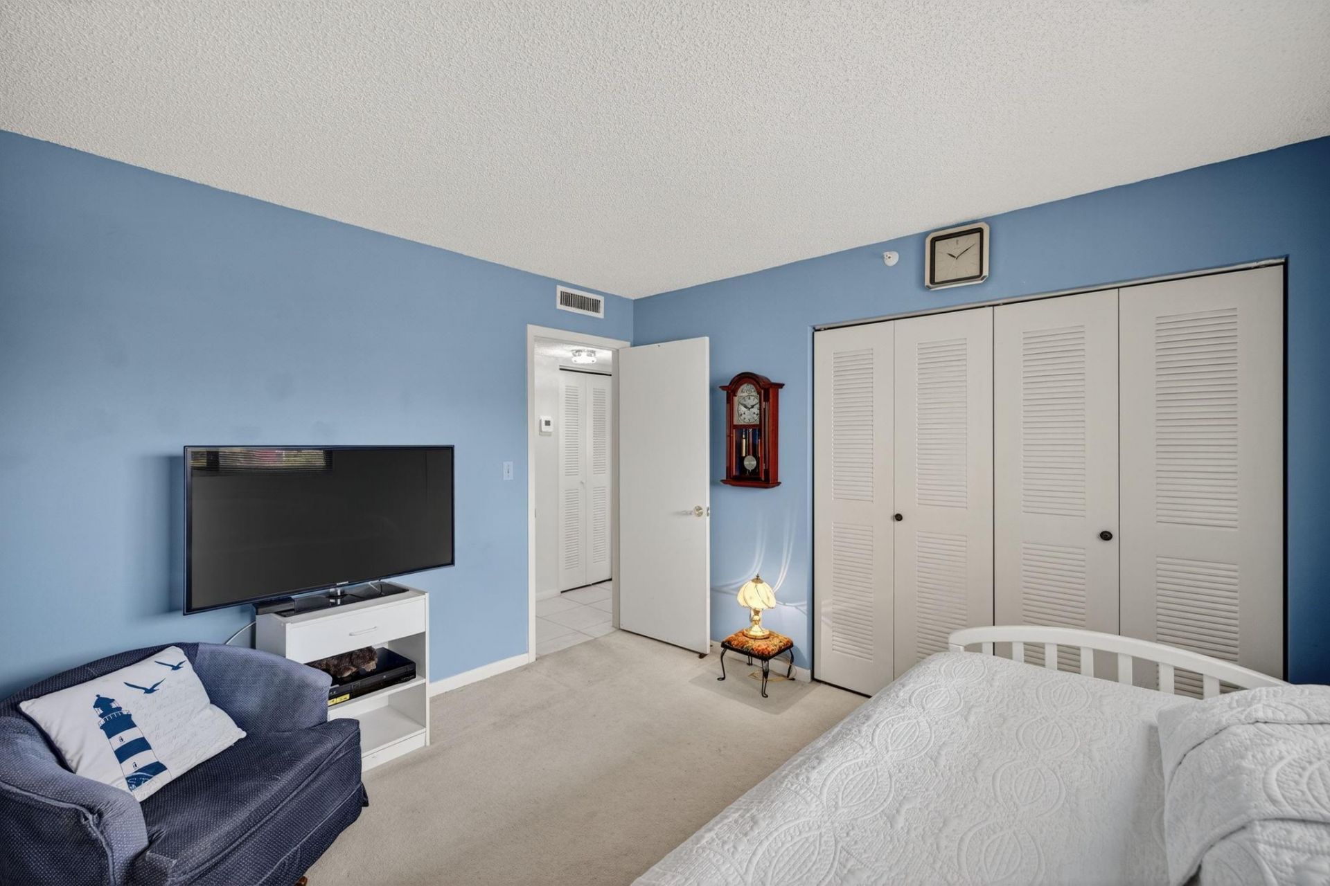 2205 S Cypress Bend Drive, Unit 505, Pompano Beach, FL 33069 Photo