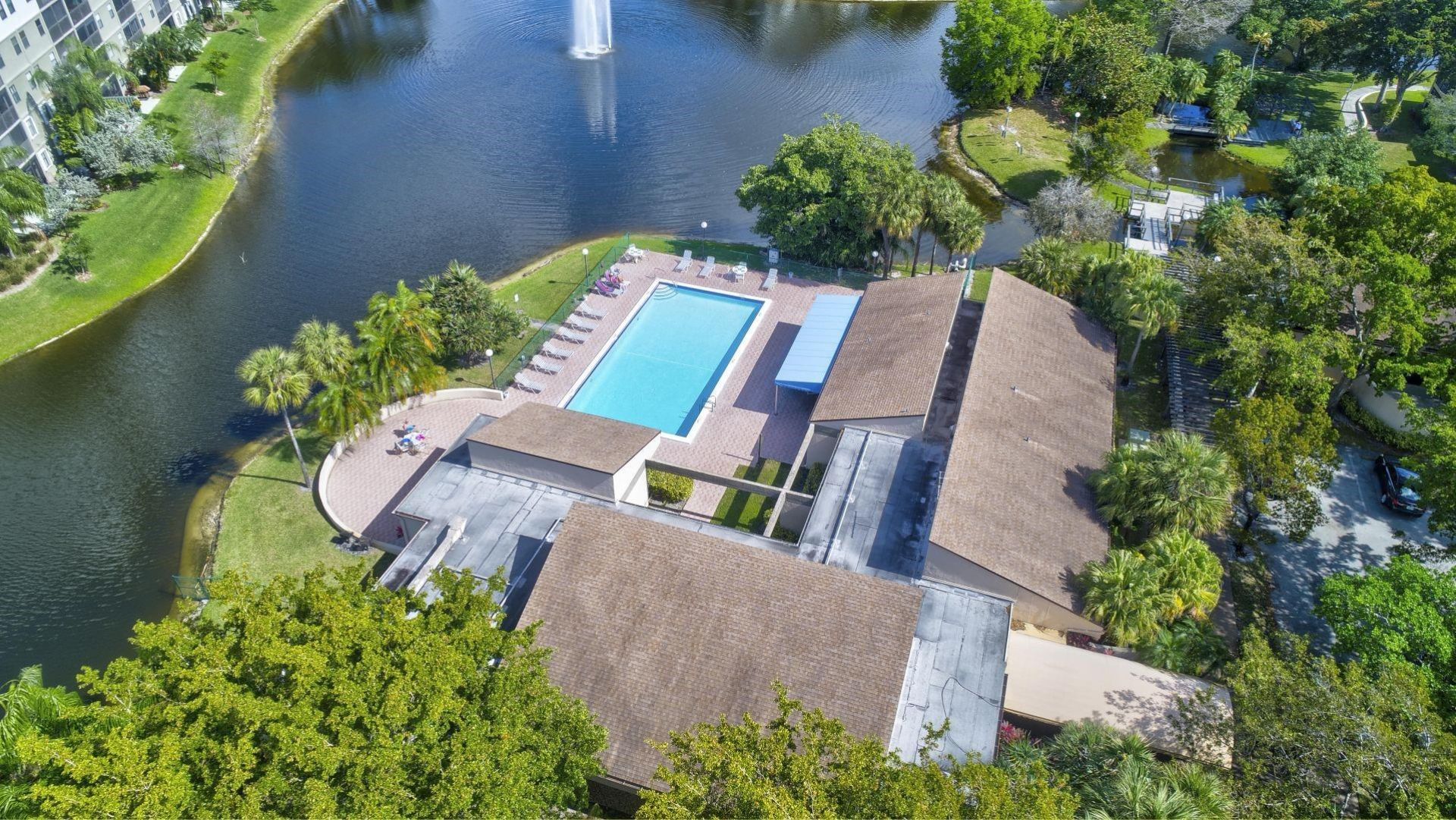 2205 S Cypress Bend Drive, Unit 505, Pompano Beach, FL 33069 Photo