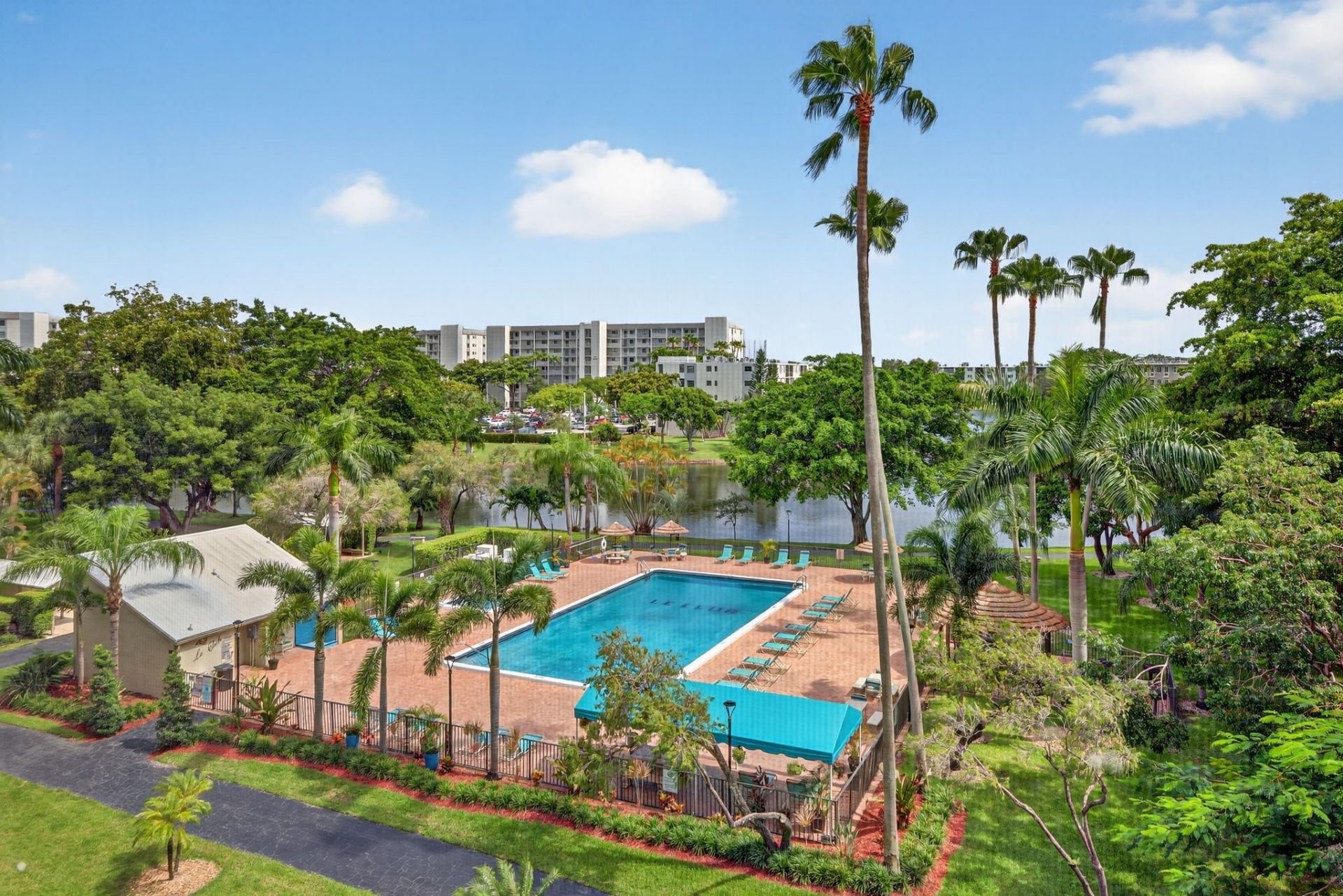 2205 S Cypress Bend Drive, Unit 505, Pompano Beach, FL 33069 Photo