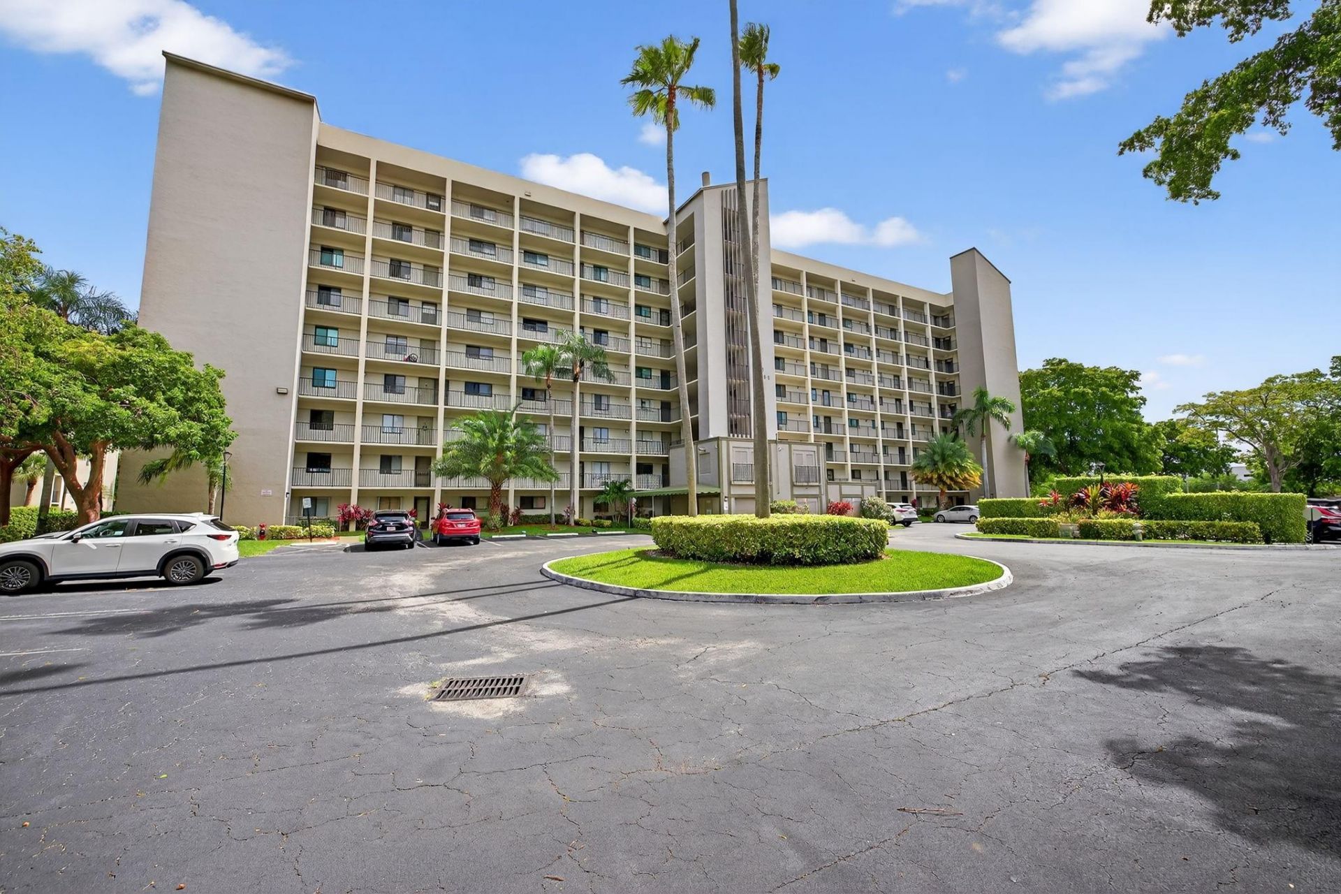 2205 S Cypress Bend Drive, Unit 505, Pompano Beach, FL 33069 Photo