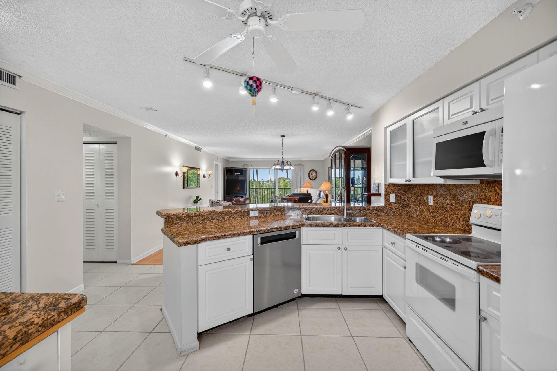 2205 S Cypress Bend Drive, Unit 505, Pompano Beach, FL 33069 Photo