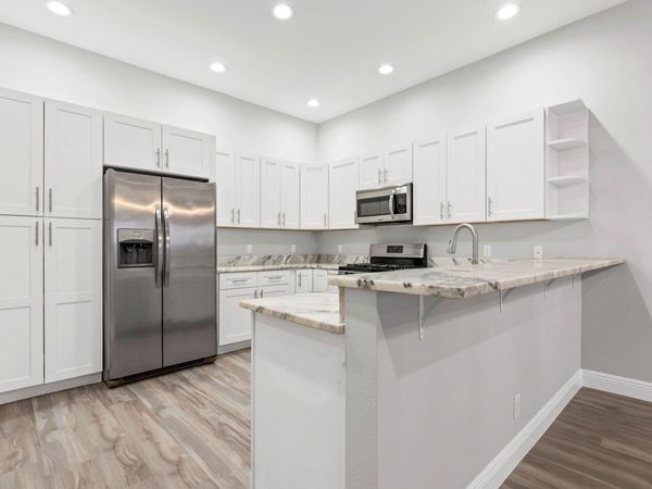 919 NE 17th Way, Fort Lauderdale, FL 33304