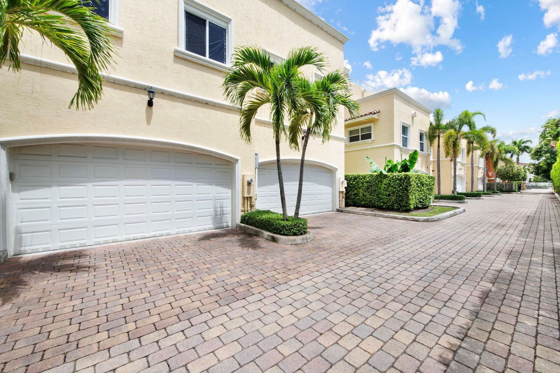 919 NE 17th Way, Fort Lauderdale, FL 33304 Photo