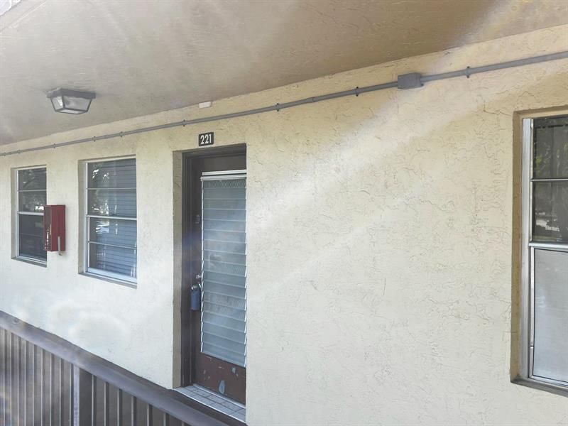 3141 NW 47th Terrace, Unit 221, Lauderdale Lakes, FL 33319 Photo